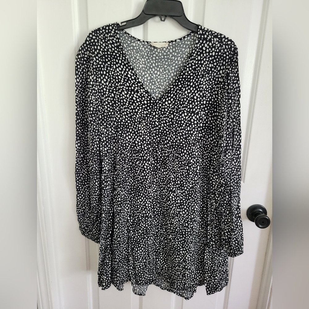 Altar'd State Women's Black White V-neck Long Sleeve Mini Dress Size Medium